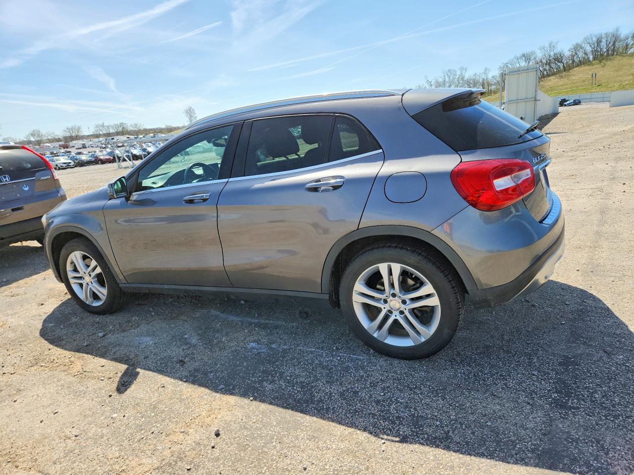 2016 Mercedes-Benz Gla-class VIN WDCTG4GB8GJ228737 photo 2