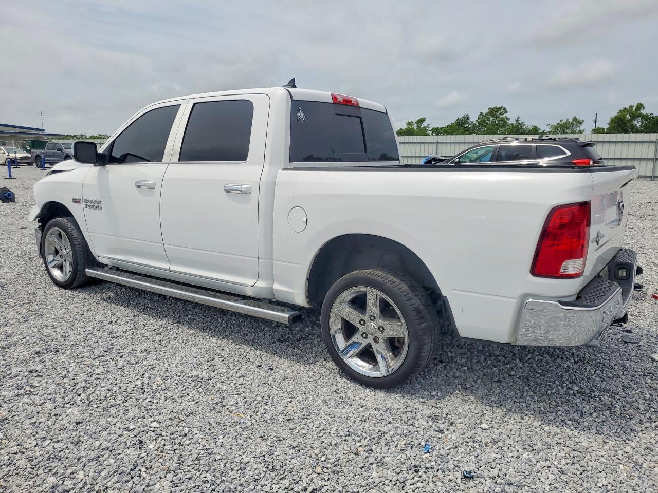 2018 Ram 1500 VIN 1C6RR6LT4JS188301 photo 2