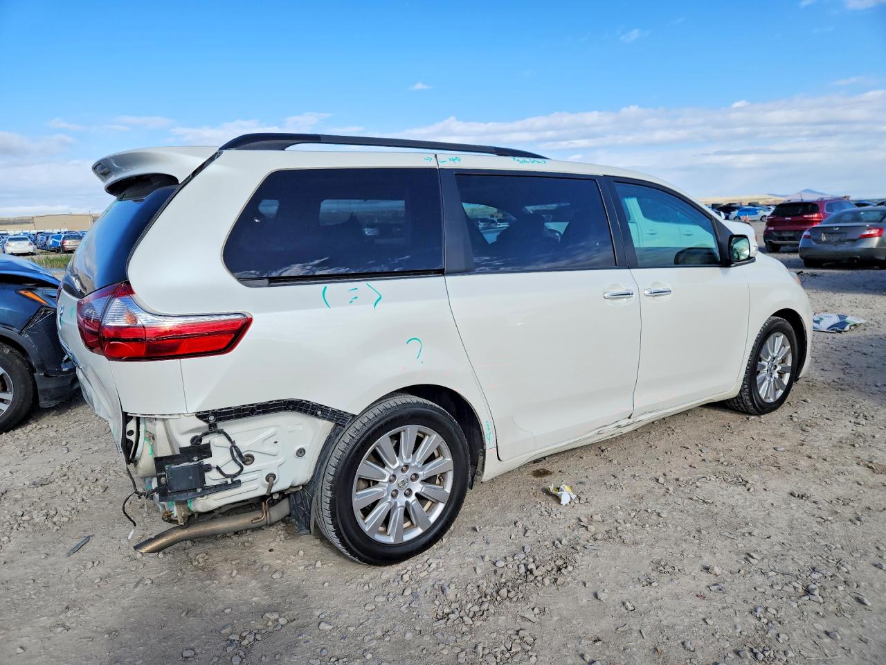 2017 TOYOTA Sienna VIN 5TDYZ3DC1HS867771 photo 3