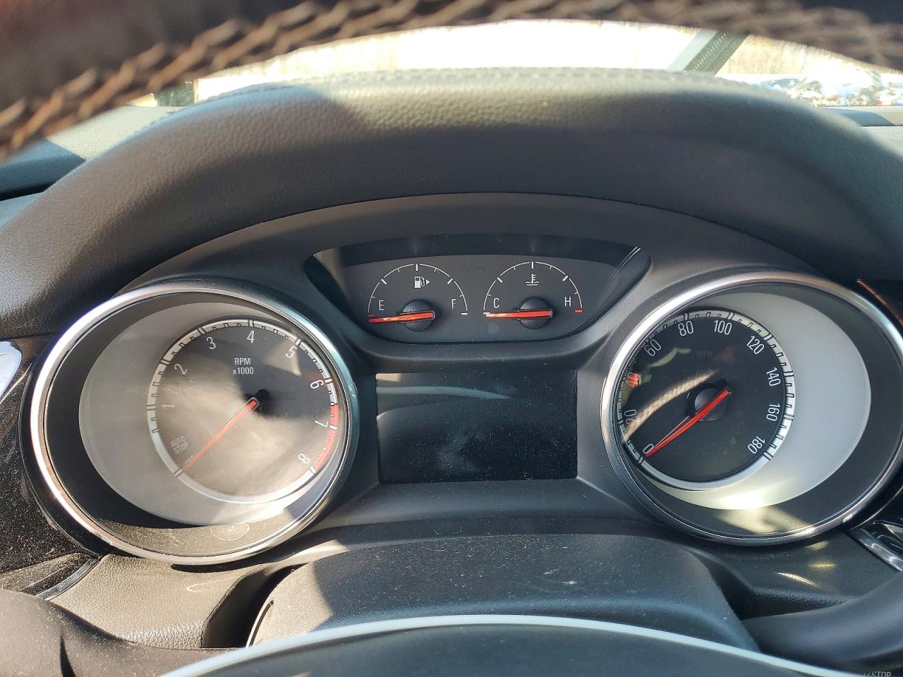 2018 Buick Regal VIN W04GP6SX0J1087573 photo 9