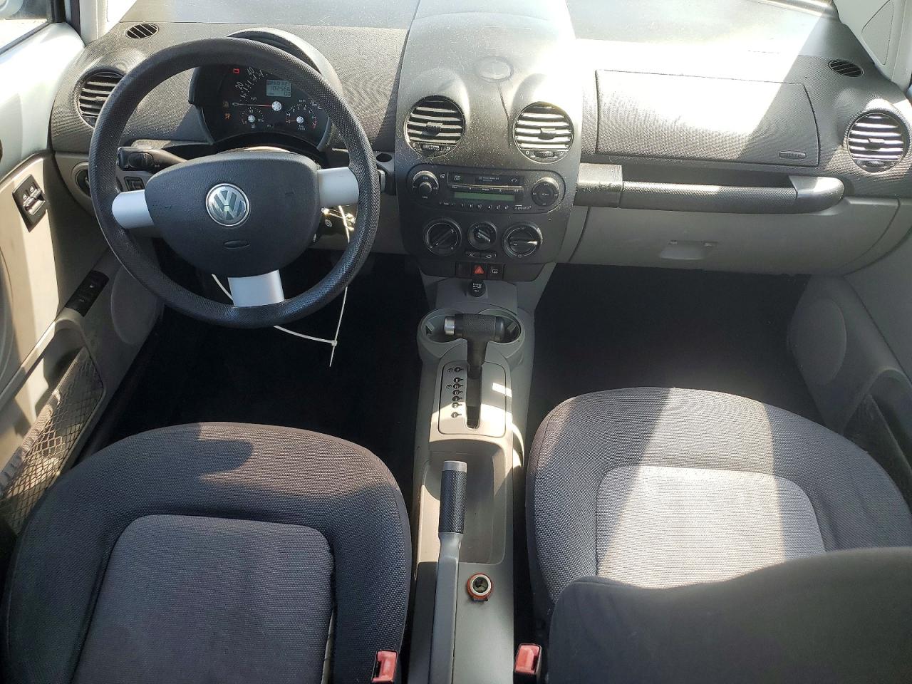 2004 Volkswagen Beetle VIN 3VWBK21C34M402781 photo 8