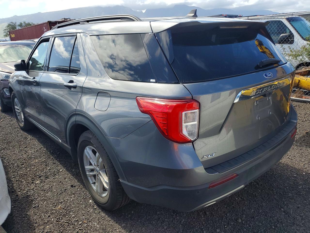 2024 Ford Explorer VIN 1FMSK7DH1RGA70912 photo 2