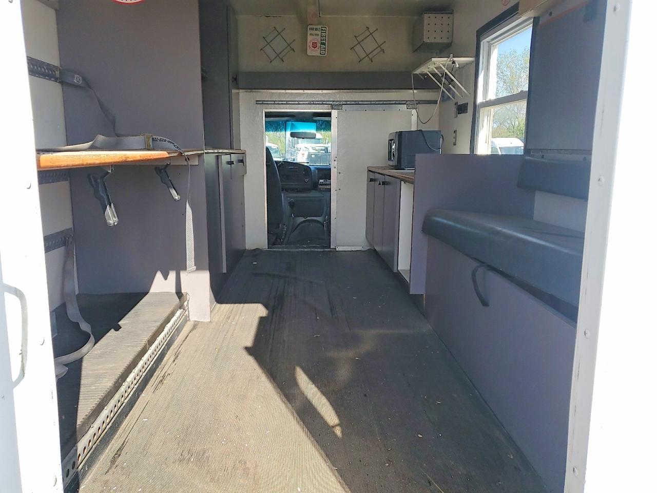1993 Ford Econoline VIN 1FDKE37H7PHA02097 photo 10