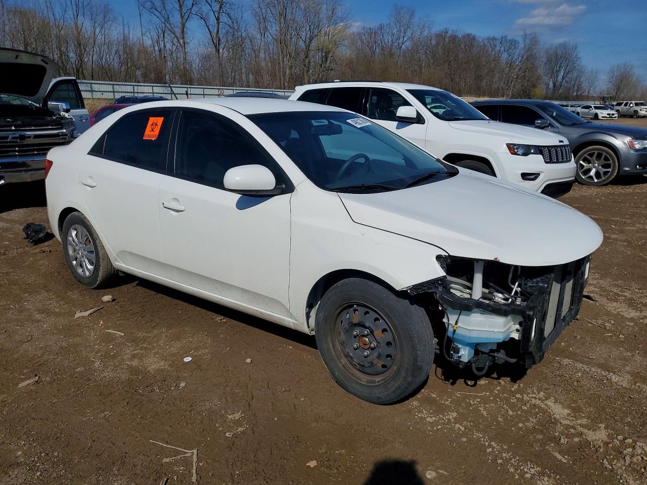 2013 Kia Forte VIN KNAFT4A24D5738589 photo 4
