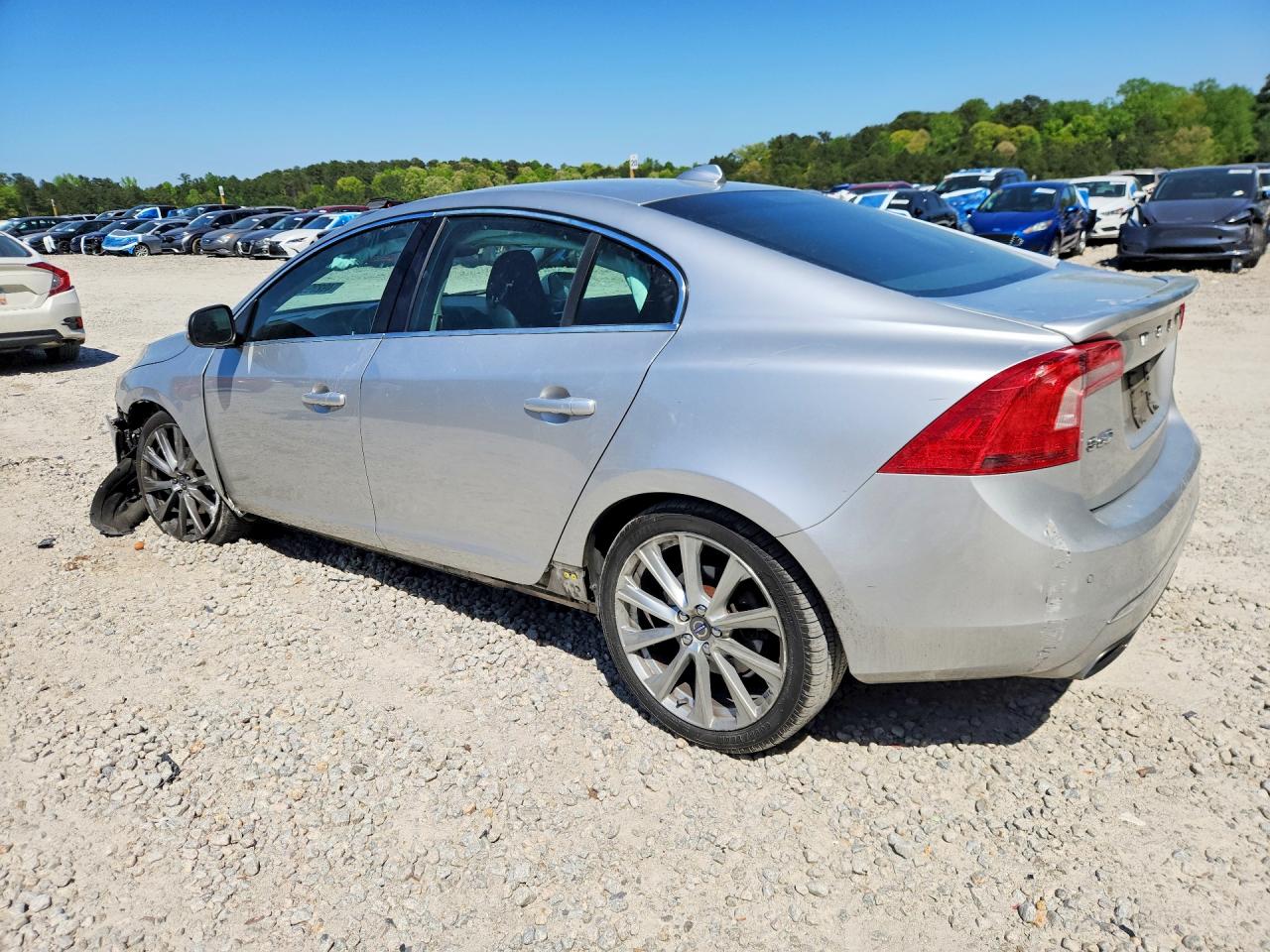 2018 Volvo S60 VIN LYV402HK9JB171479 photo 2