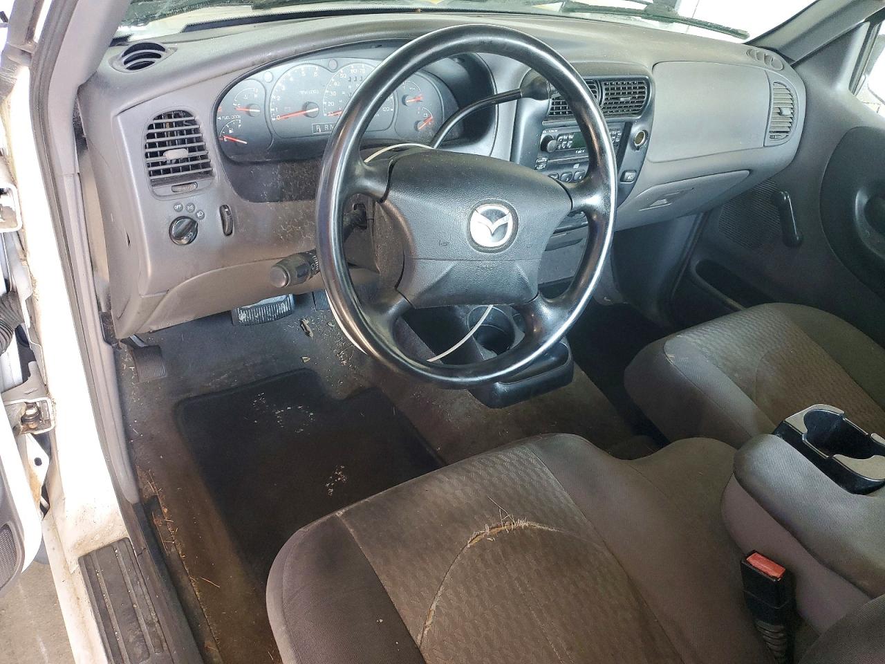 2003 Mazda B3000 VIN 4F4YR12U83TM14216 photo 8