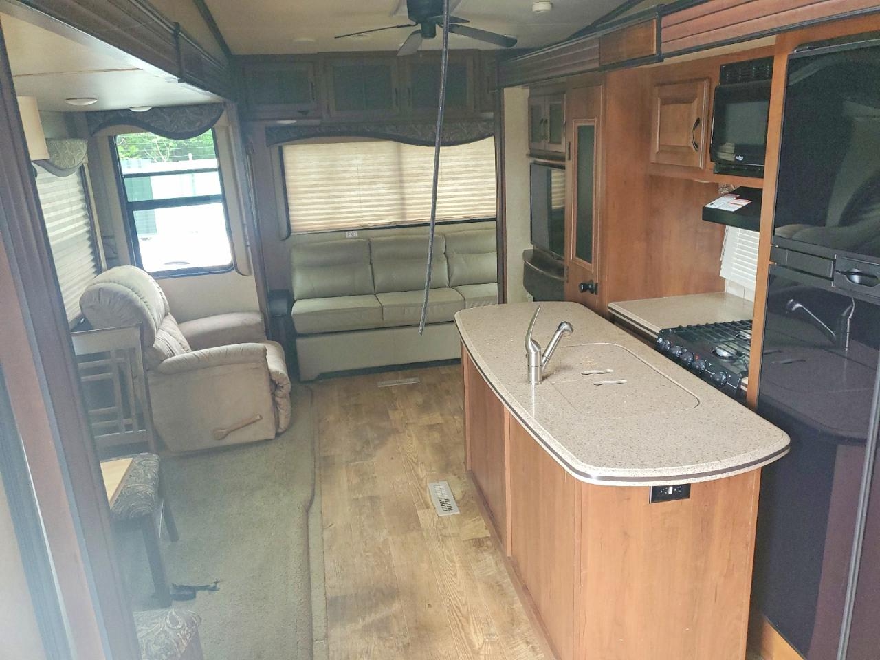 2015 JAYCO All models VIN 1UJCJ0BS8F1WD0131 photo 6