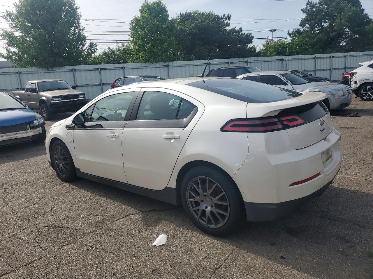2013 CHEV Volt VIN 1G1RB6E46DU114821 photo 2