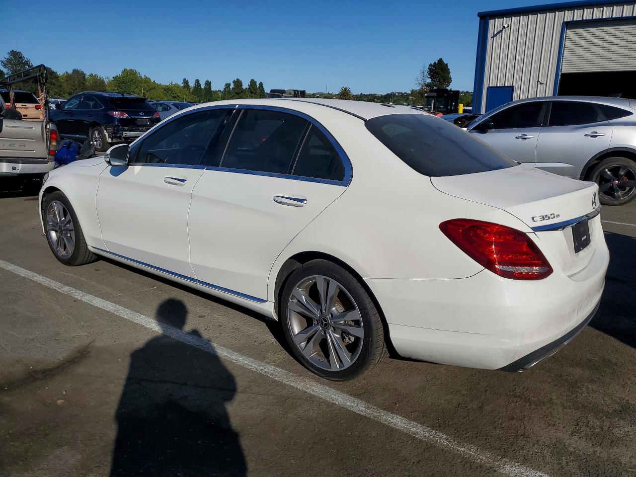 2018 MERCEDES-BENZ C class VIN 55SWF4HB9JU261649 photo 2