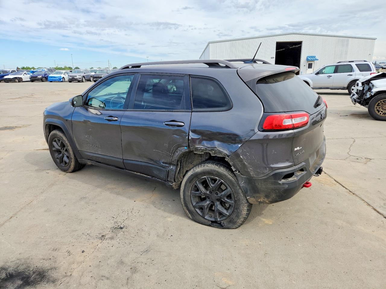 2014 Jeep Cherokee VIN 1C4PJMBS8EW281129 photo 2