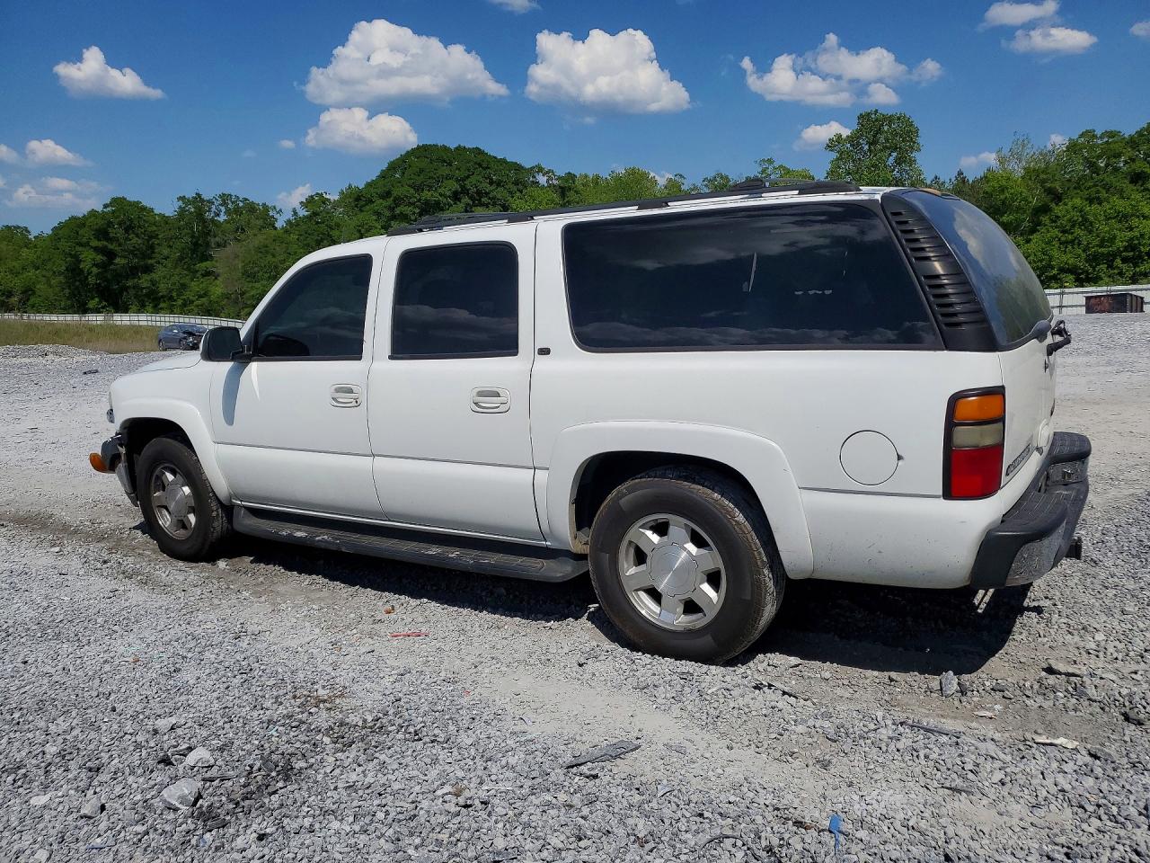 2004 Chevrolet Suburban VIN 1GNEC16Z74J320724 photo 2