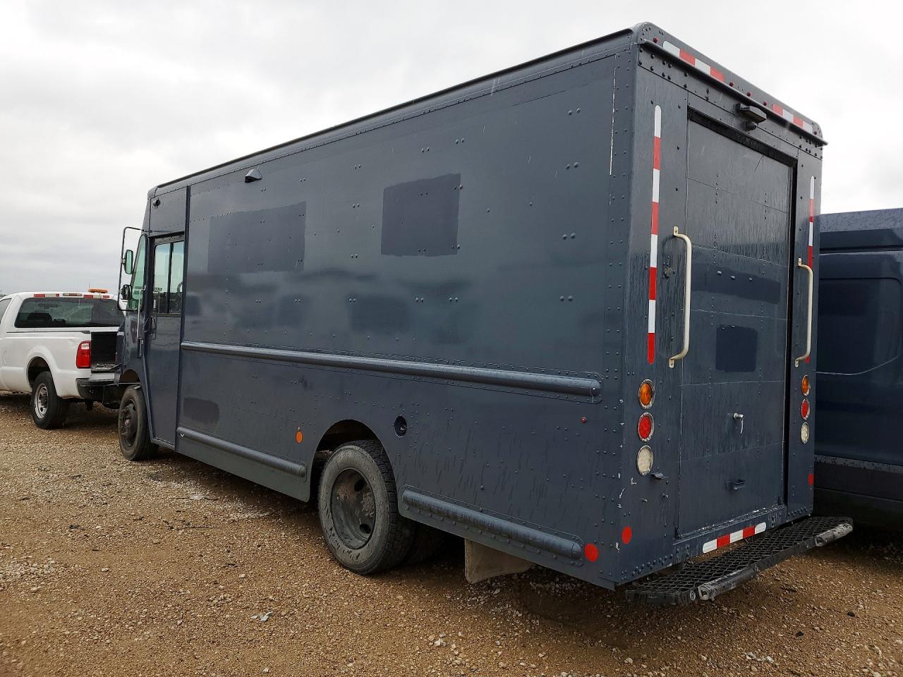 2021 FREIGHTLINER All other VIN 4UZAC2EA6MCML0804 photo 2