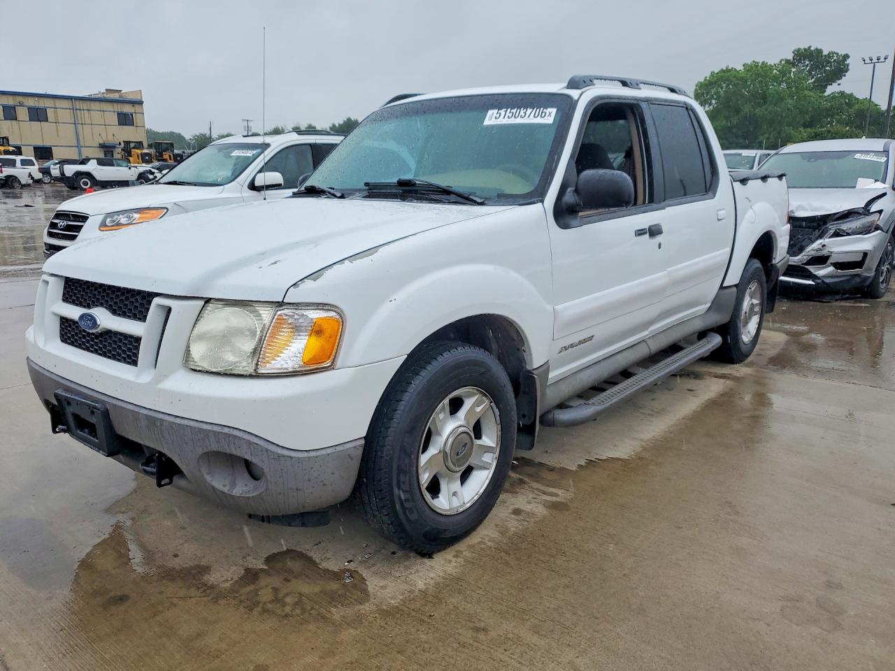 2002 Ford Explorer VIN 1FMZU67E62UC18824 photo 1