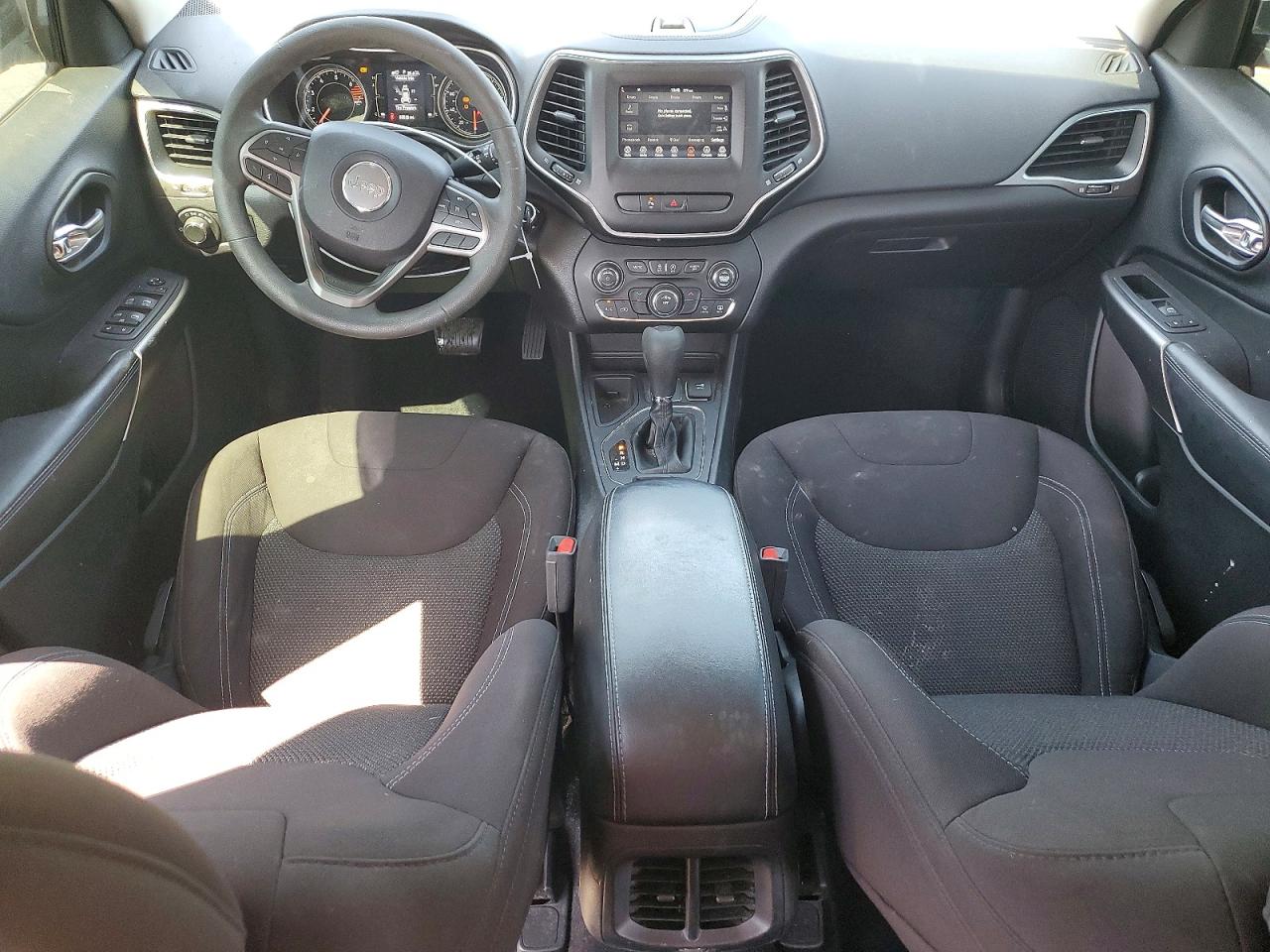 2020 Jeep Cherokee VIN 1C4PJLCB7LD581195 photo 8