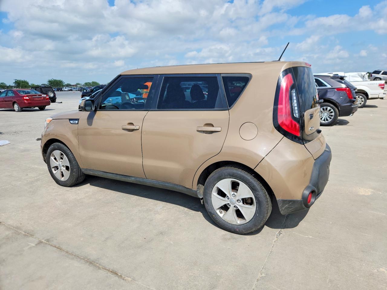 2015 Kia Soul VIN KNDJN2A25F7152504 photo 2