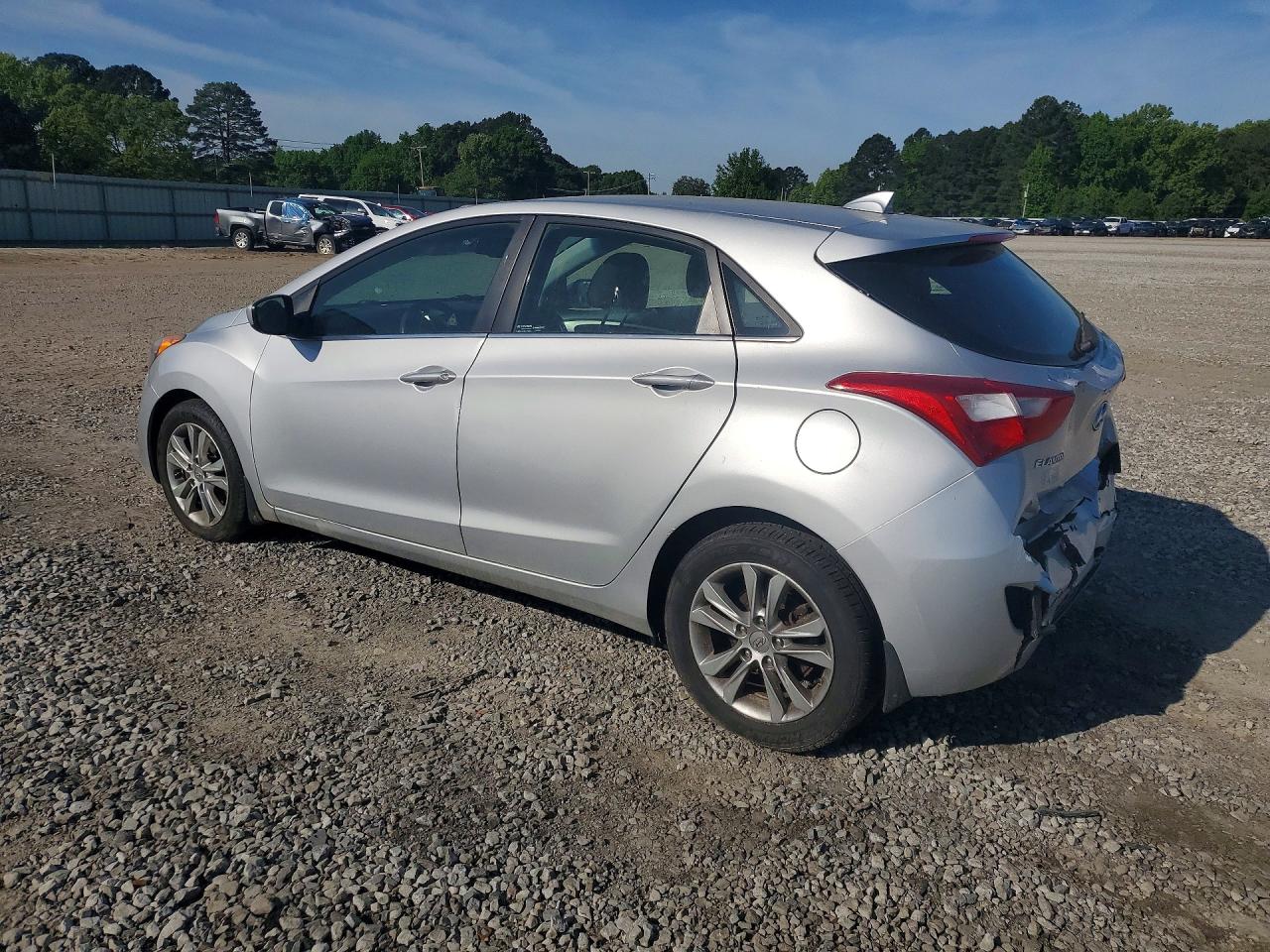 2013 Hyundai Elantra VIN KMHD35LE7DU124127 photo 2