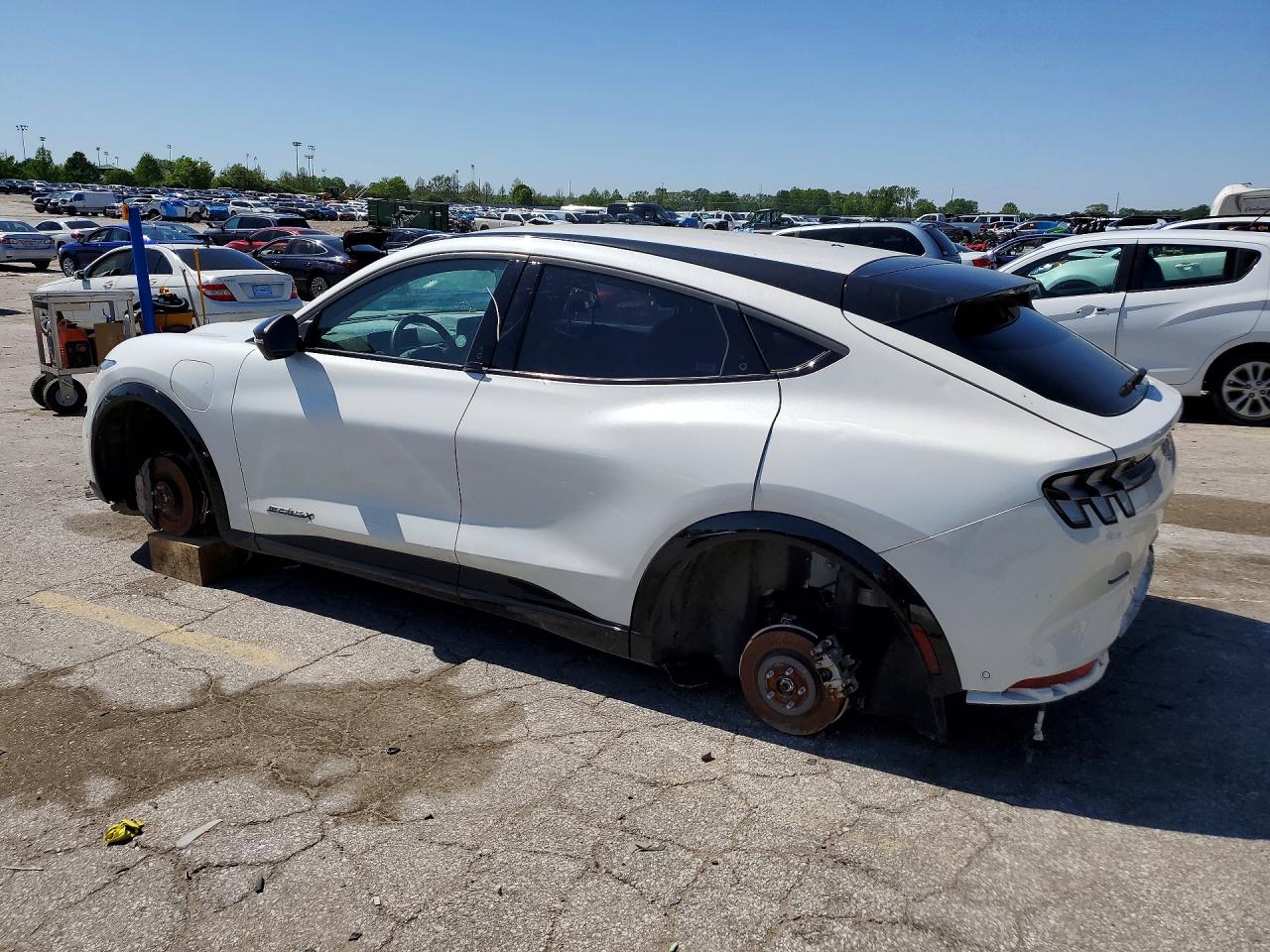 2024 Ford Mustang VIN 3FMTK3SU3RMA04686 photo 2