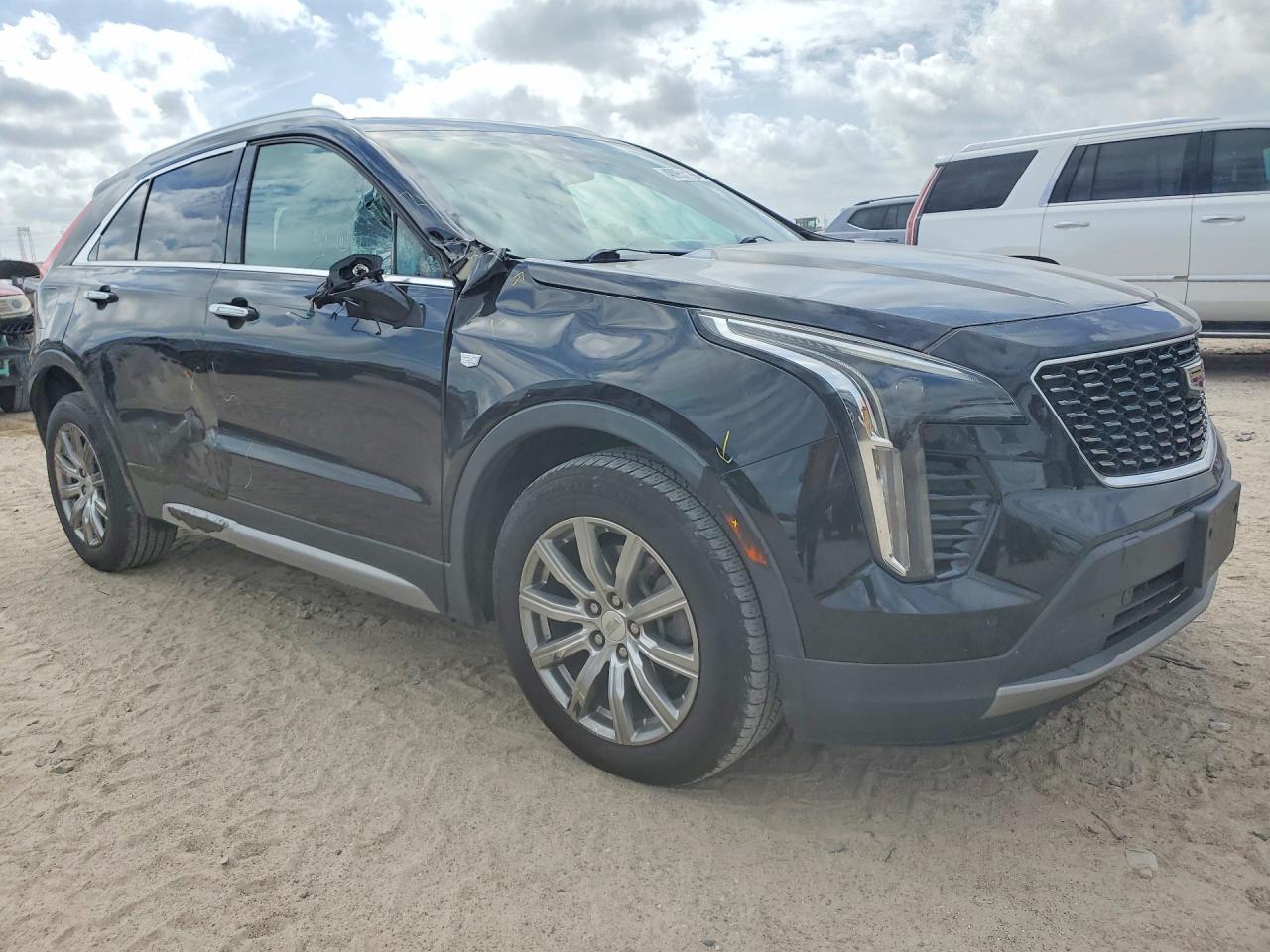 2020 Cadillac Xt4 VIN 1GYFZDR4XLF039834 photo 4