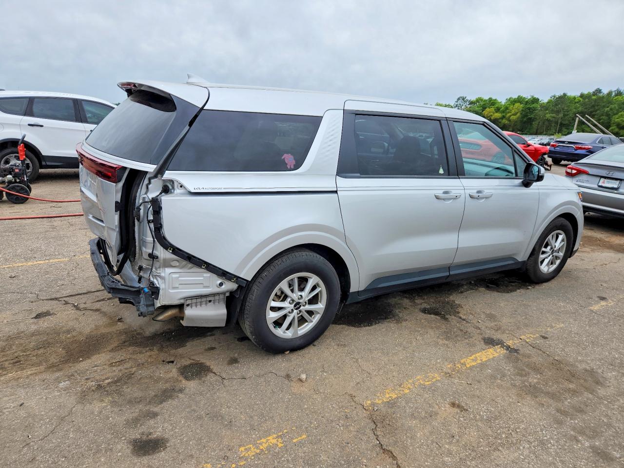 2023 Kia All other VIN KNDNB4H34P6272659 photo 3