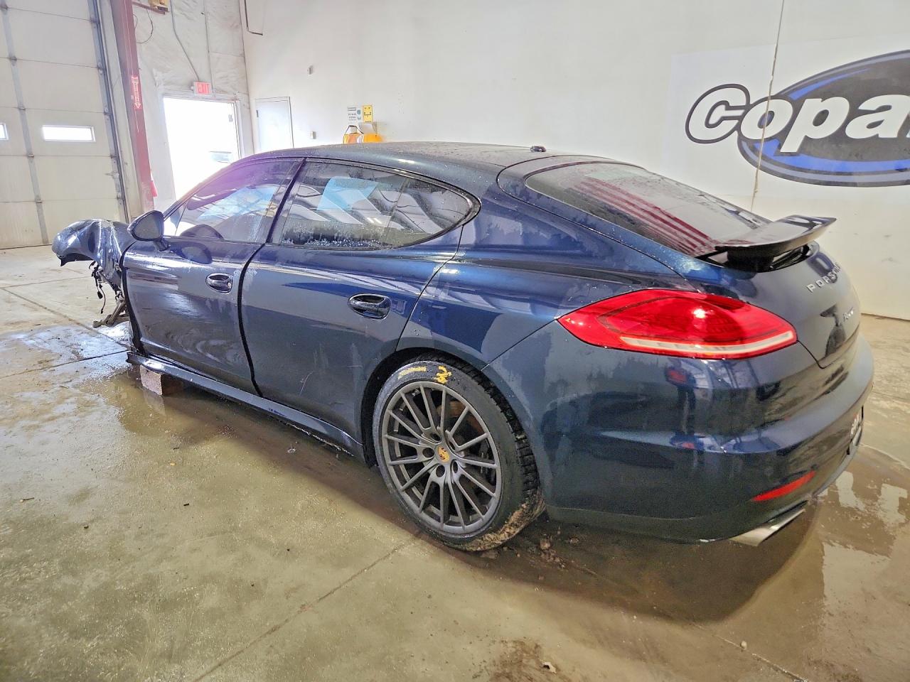 2016 Porsche Panamera VIN WP0AA2A72GL001426 photo 2