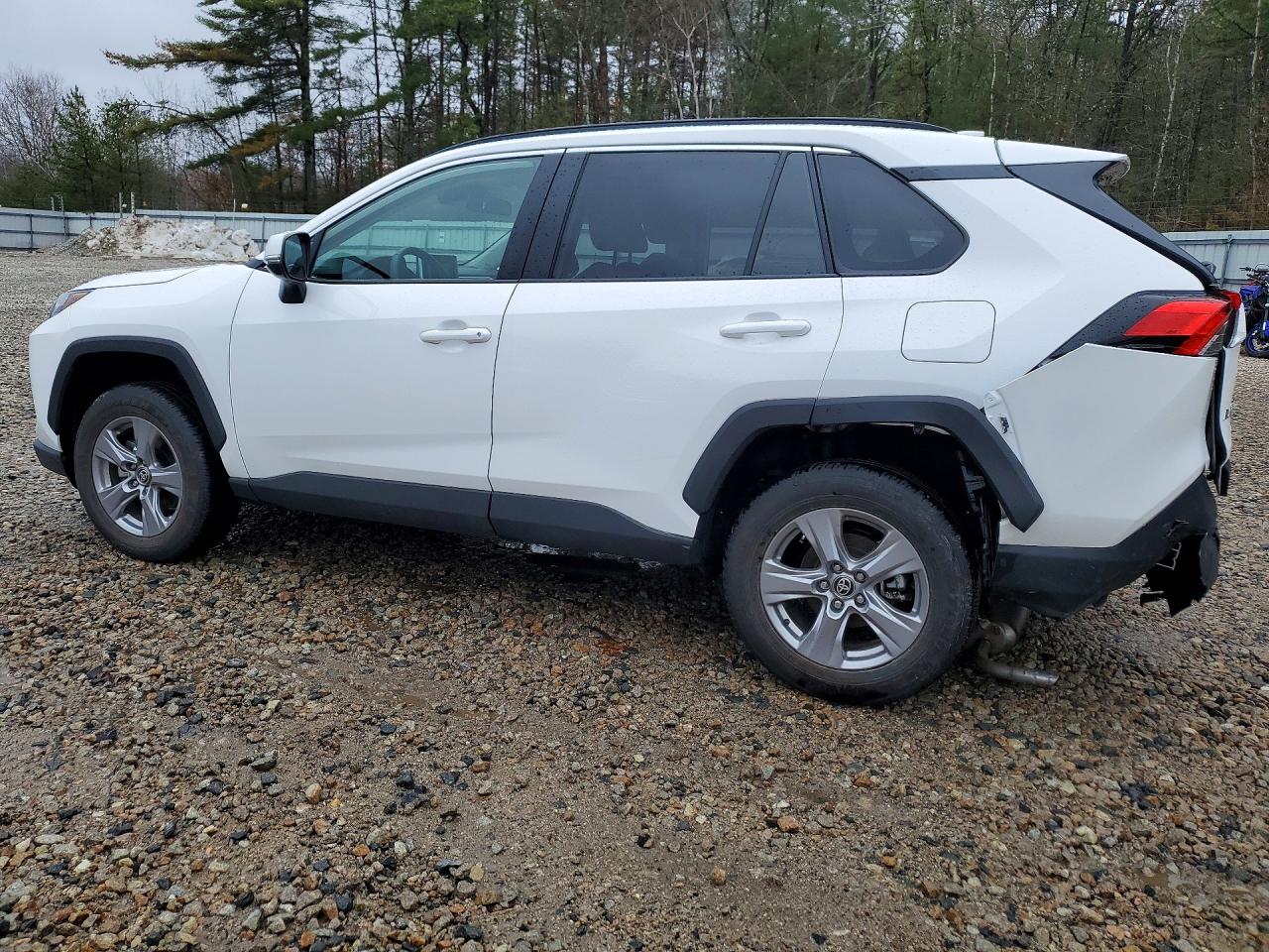 2025 Toyota Rav4 VIN 2T3P1RFV0SC548552 photo 2