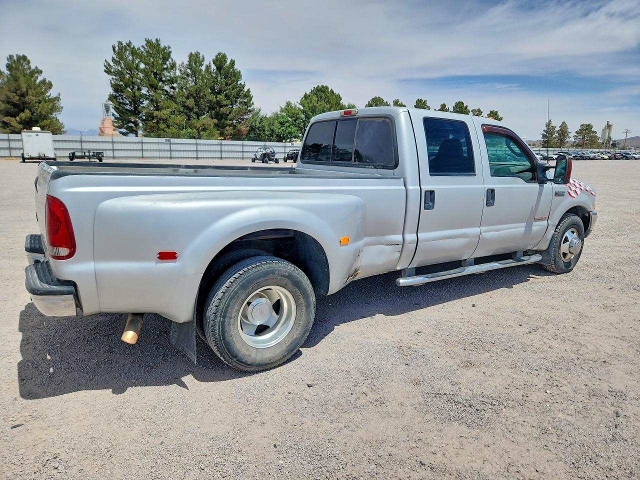 2003 Ford F350 VIN 1FTWW32P73ED24736 photo 3