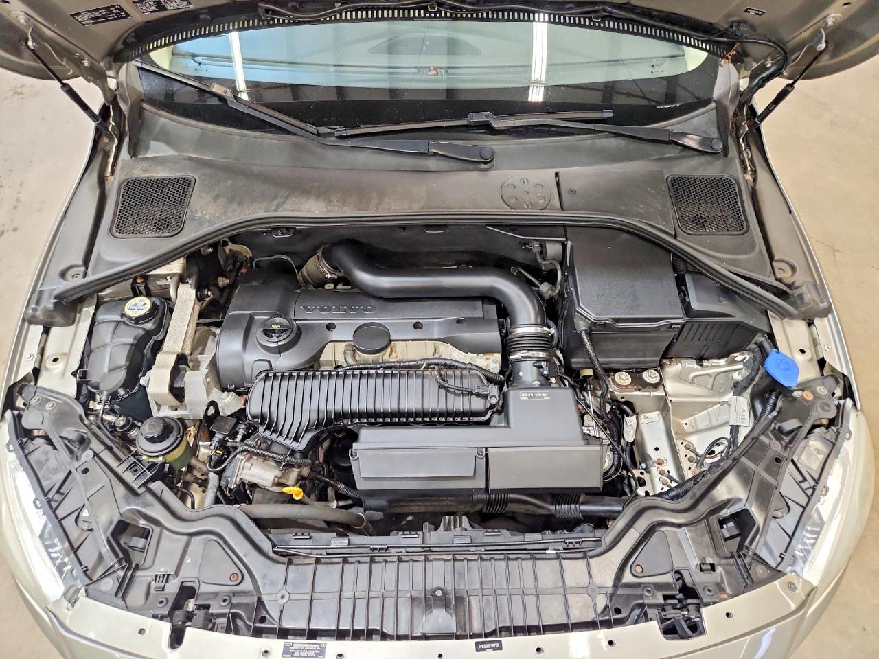 2015 Volvo V60 VIN YV1612SM9F1267136 photo 11