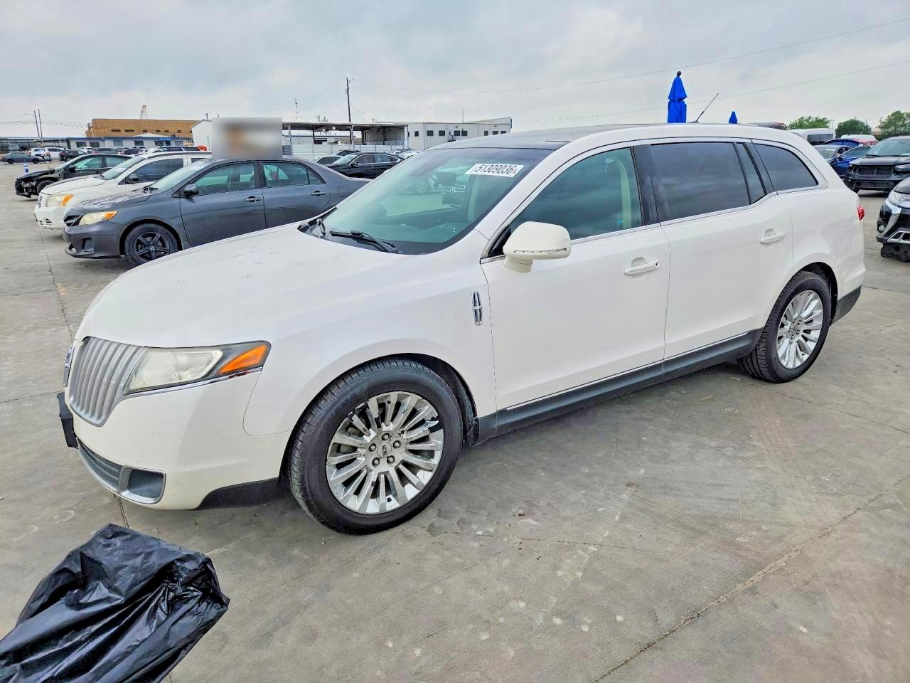 2012 Lincoln Mkt VIN 2LMHJ5AT9CBL55080 photo 1