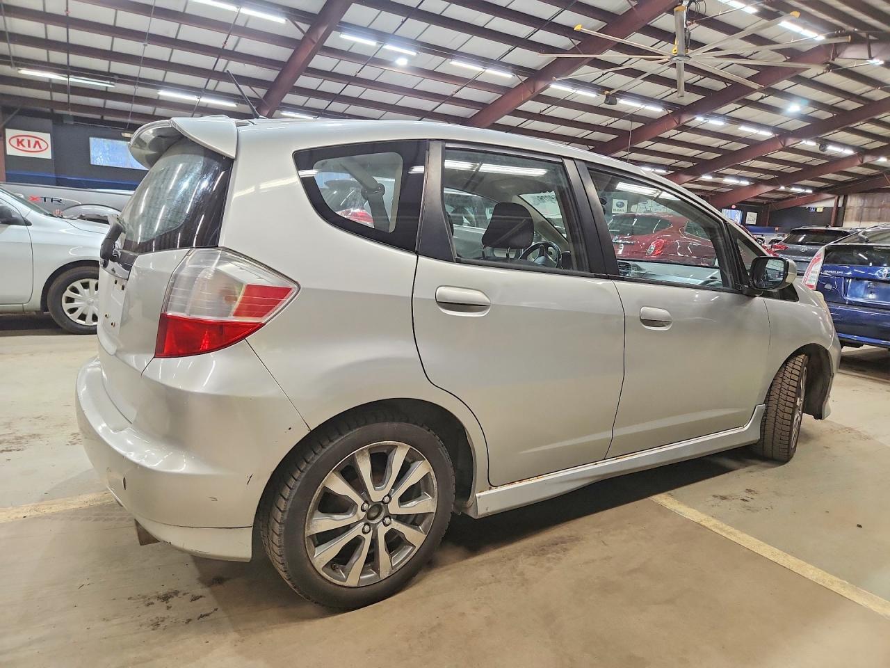 2012 Honda Fit VIN JHMGE8H50CC001486 photo 3