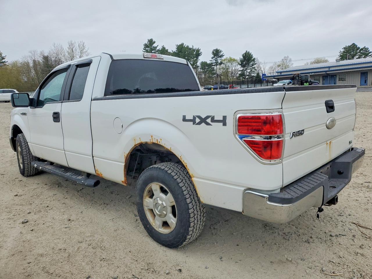 2011 Ford F150 VIN 1FTFX1EF3BFA76157 photo 2