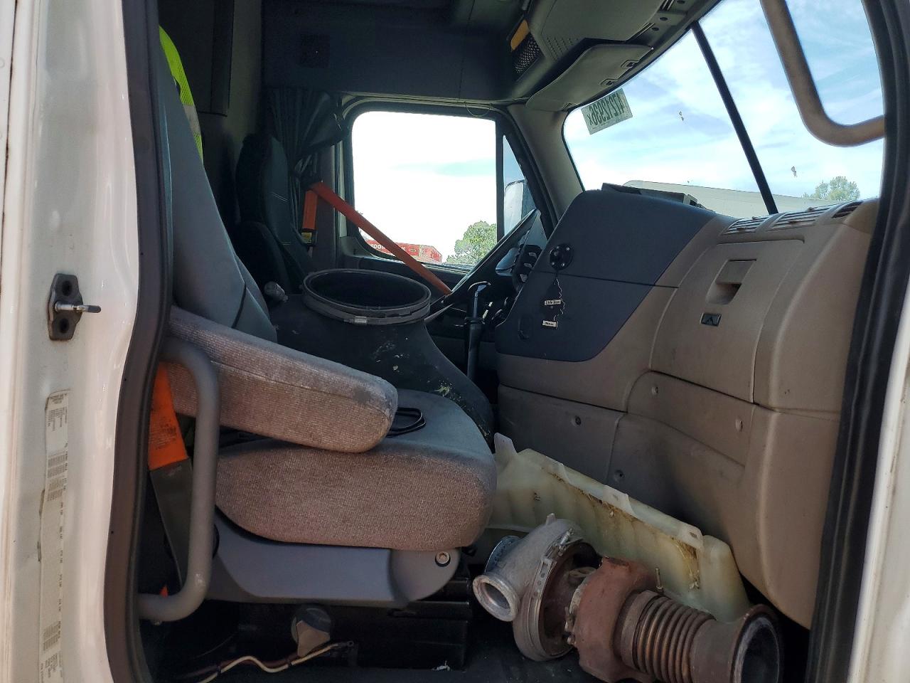 2013 FREIGHTLINER All other VIN 1FUJGLDR1DLBU4585 photo 5