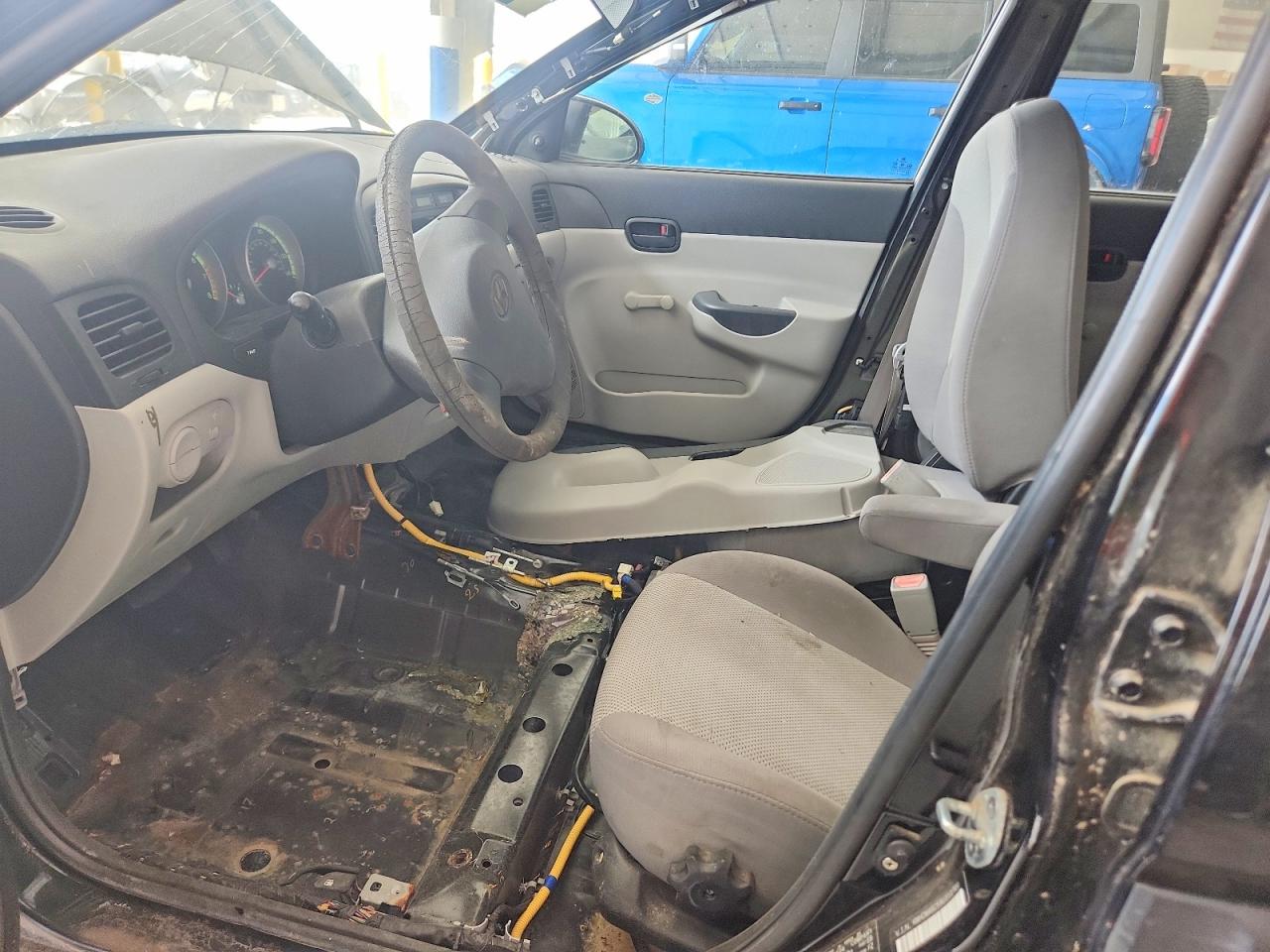 2009 Hyundai Accent VIN KMHCM46C59U312701 photo 7