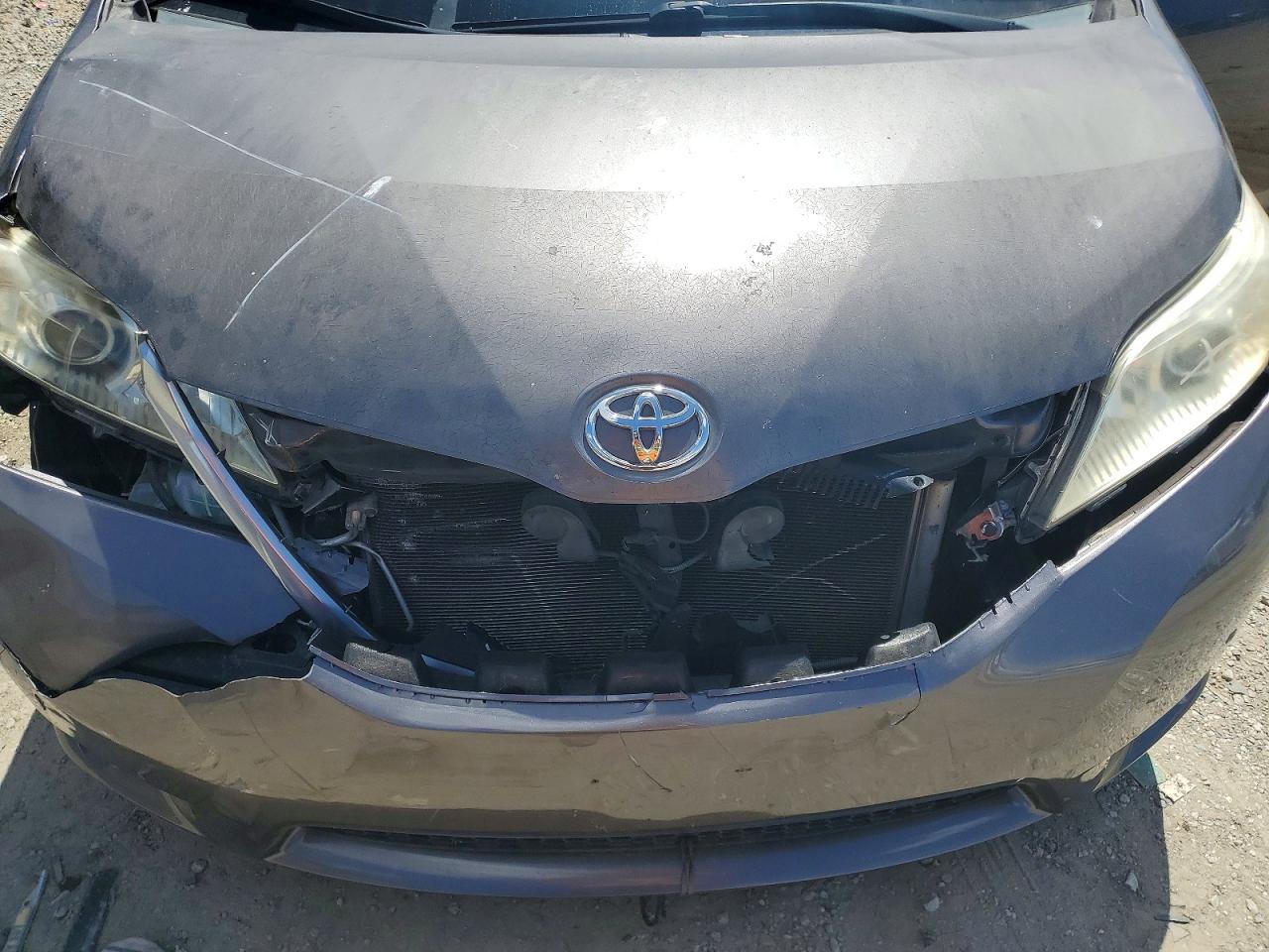 2011 Toyota All models VIN 5TDYK3DC1BS152064 photo 12