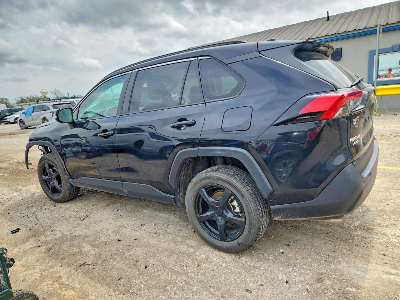 2020 Toyota Rav4 VIN 2T3P1RFV7LC086976 photo 2