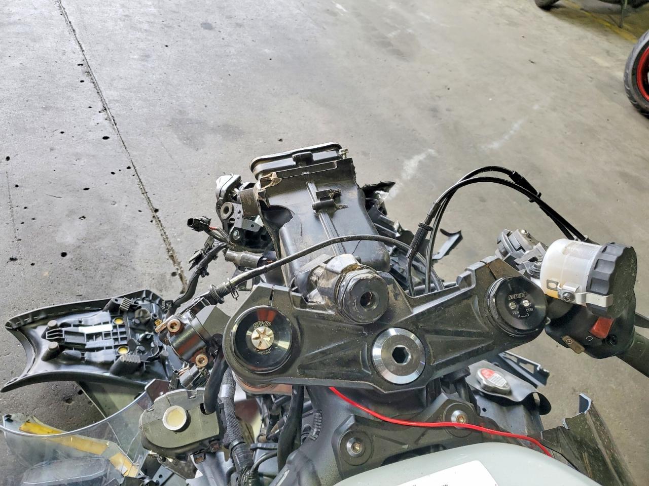 2025 Kawasaki Ninja 600 VIN JKBZXJK19SA011533 photo 7