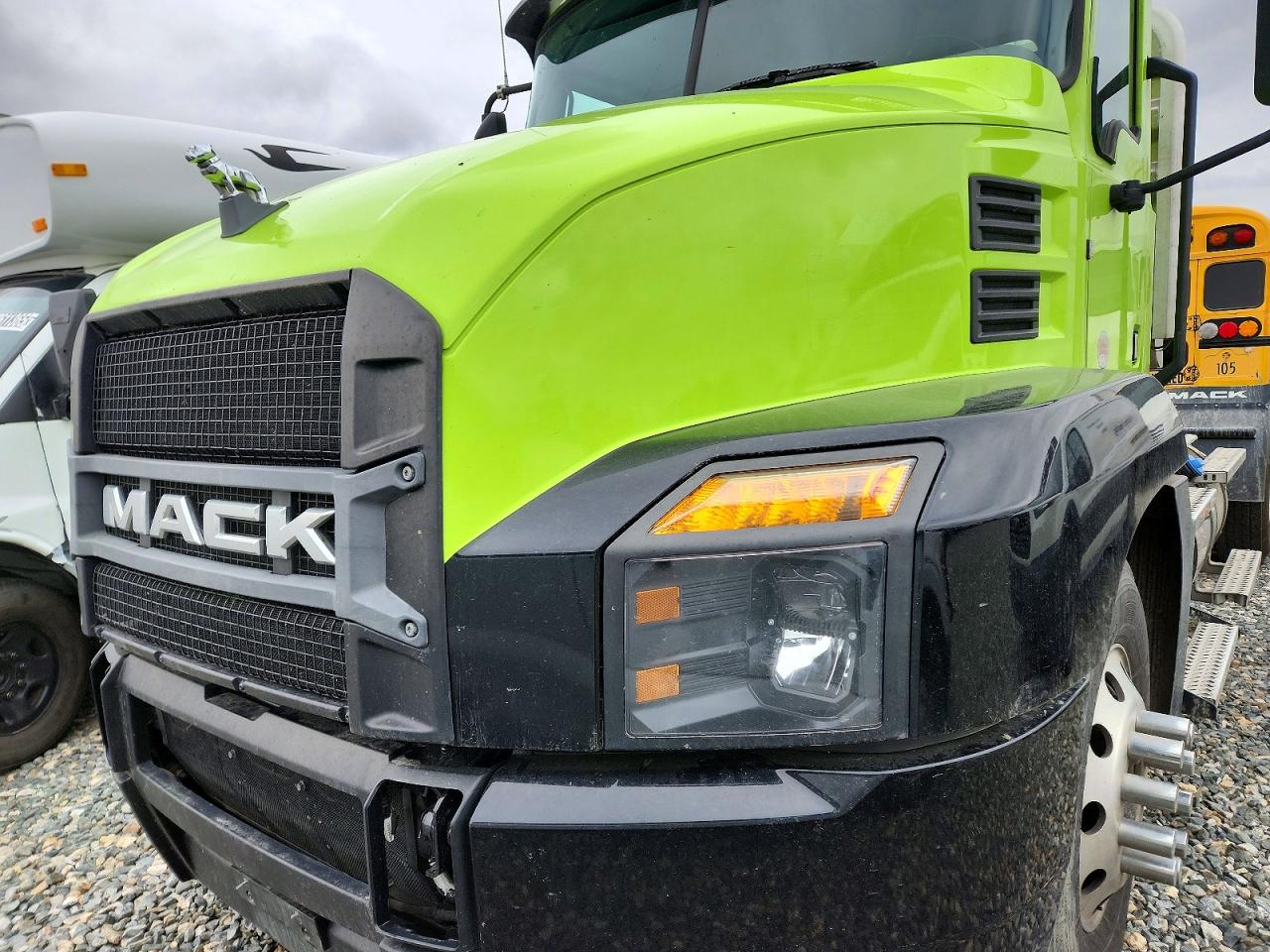 2025 MACK All other VIN 1M1AN4GY6SM048803 photo 9