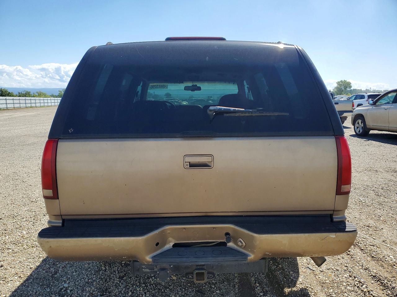 1996 GMC Yukon VIN 1GKEK13R3TJ737308 photo 6