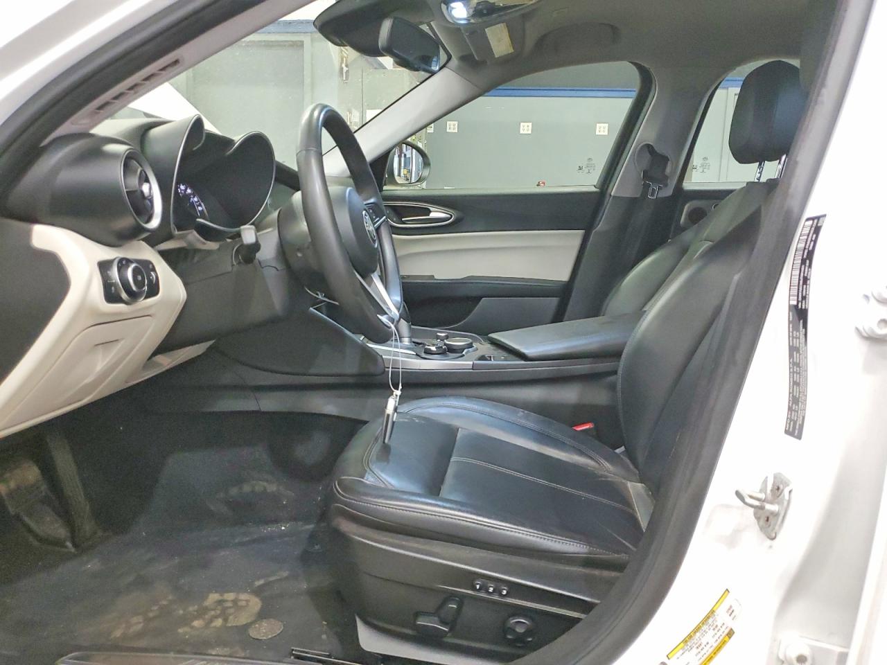 2018 Alfa Giulia VIN ZARFAECN6J7581451 photo 7