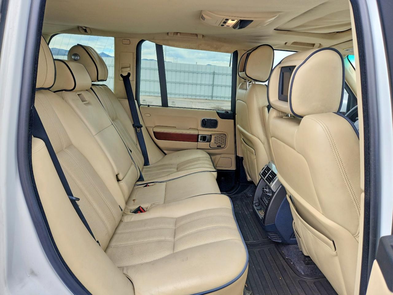 2011 Land Rangerover VIN SALMF1D45BA354332 photo 11