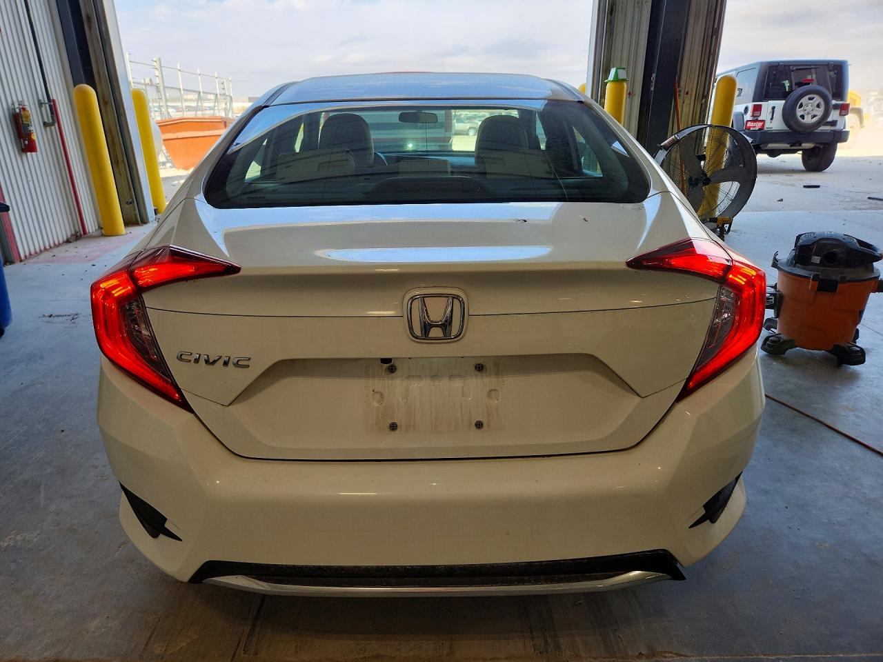 2018 Honda Civic VIN 2HGFC2F57JH586694 photo 6