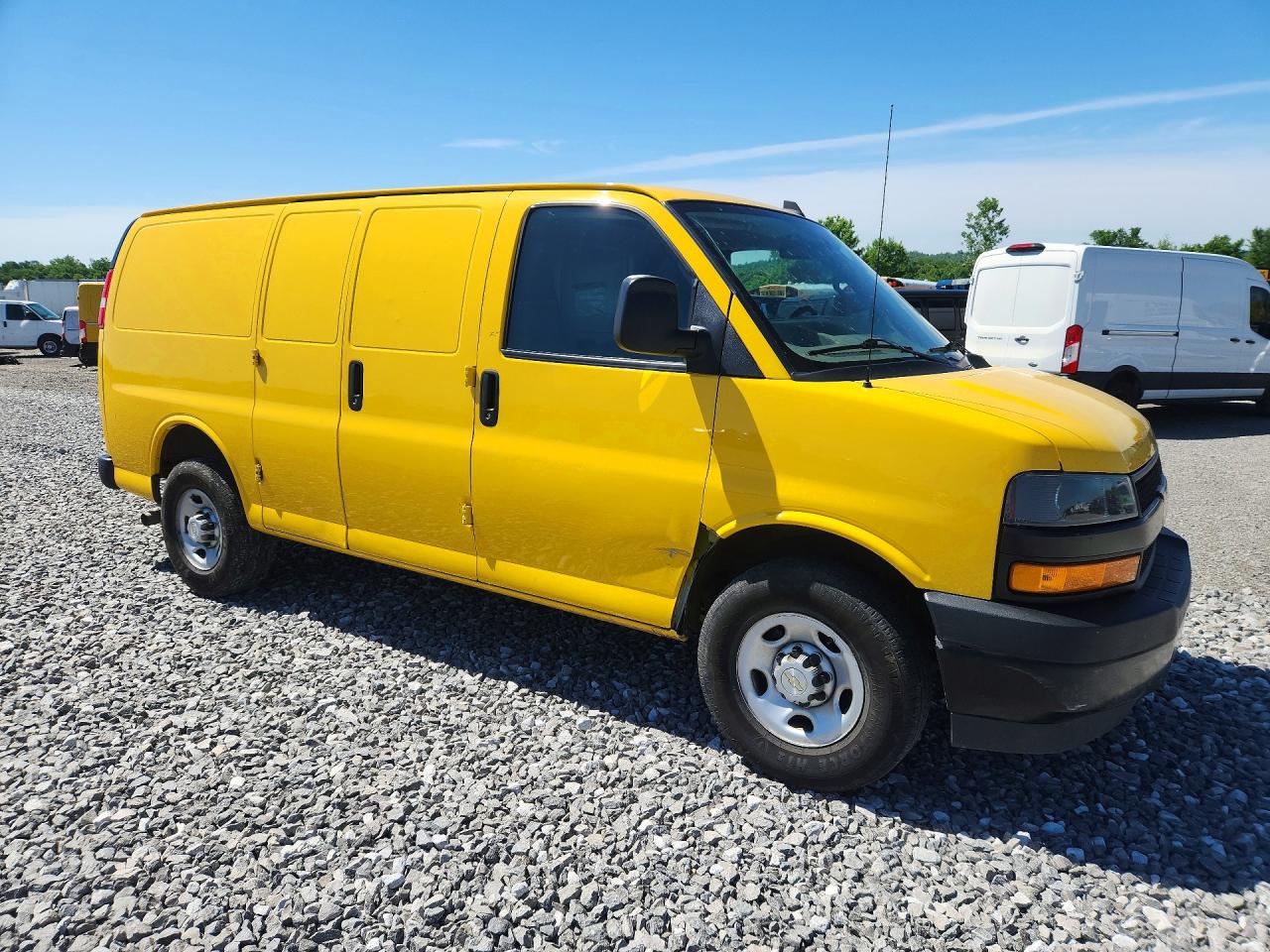 2021 CHEVROLET Express VIN 1GCWGAFP2M1174524 photo 4