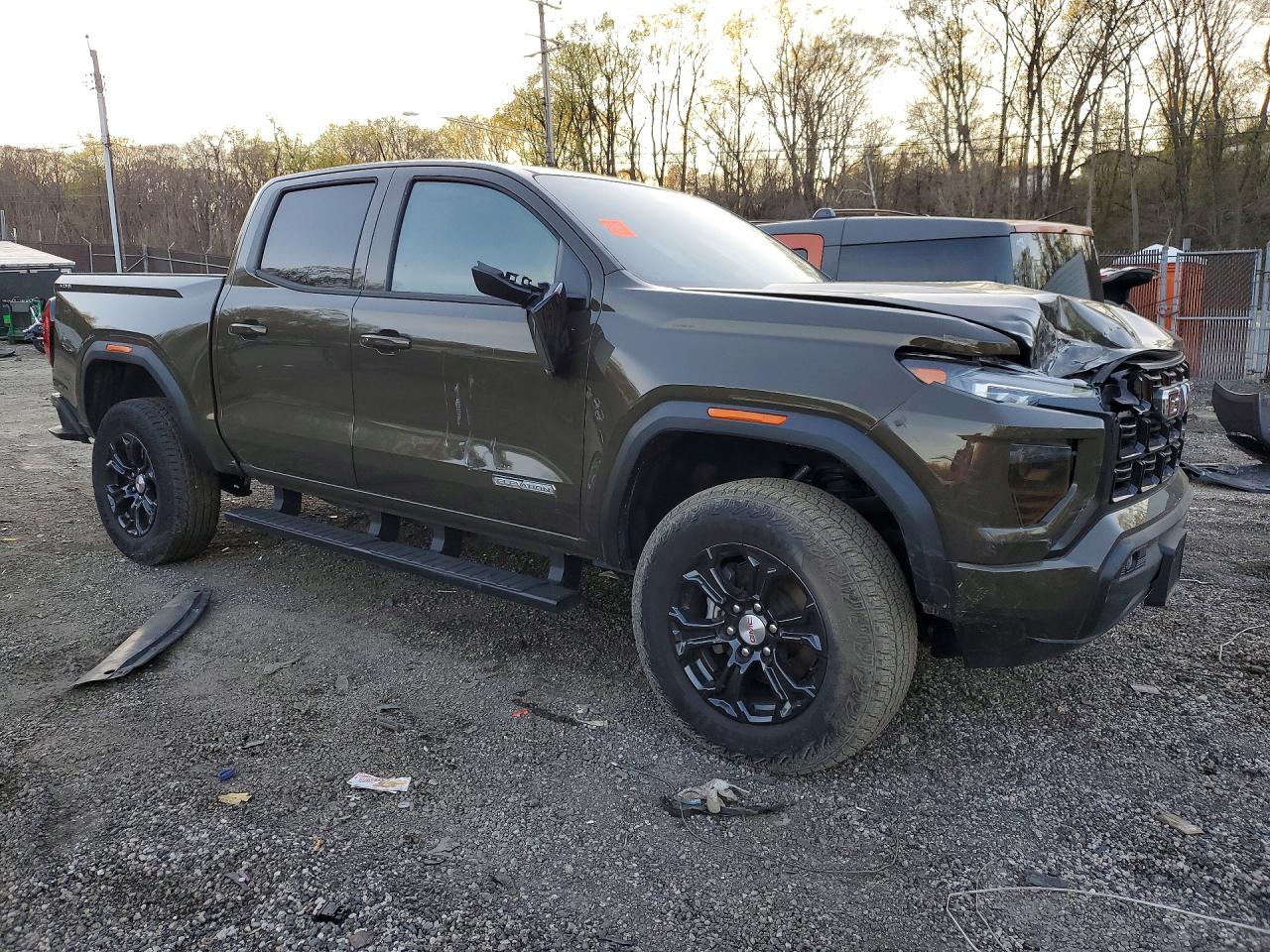 2024 GMC Canyon VIN 1GTP6BEKXR1152068 photo 4