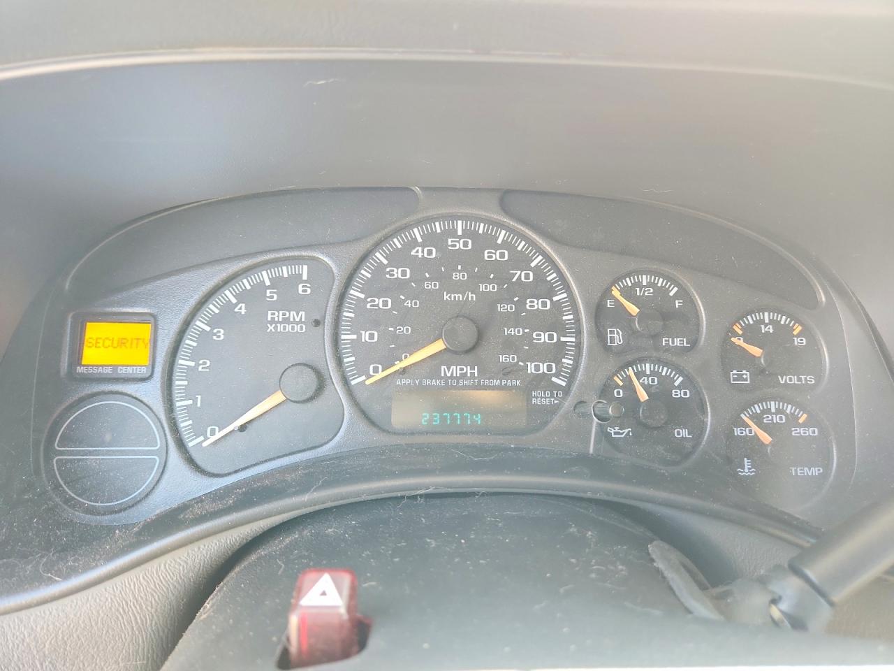 2001 Chevrolet Tahoe VIN 1GNEC13T51R187958 photo 9