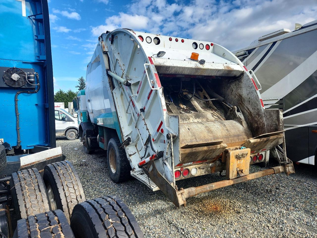 1998 PETERBILT All other VIN 1NPZH58X9WD710801 photo 3