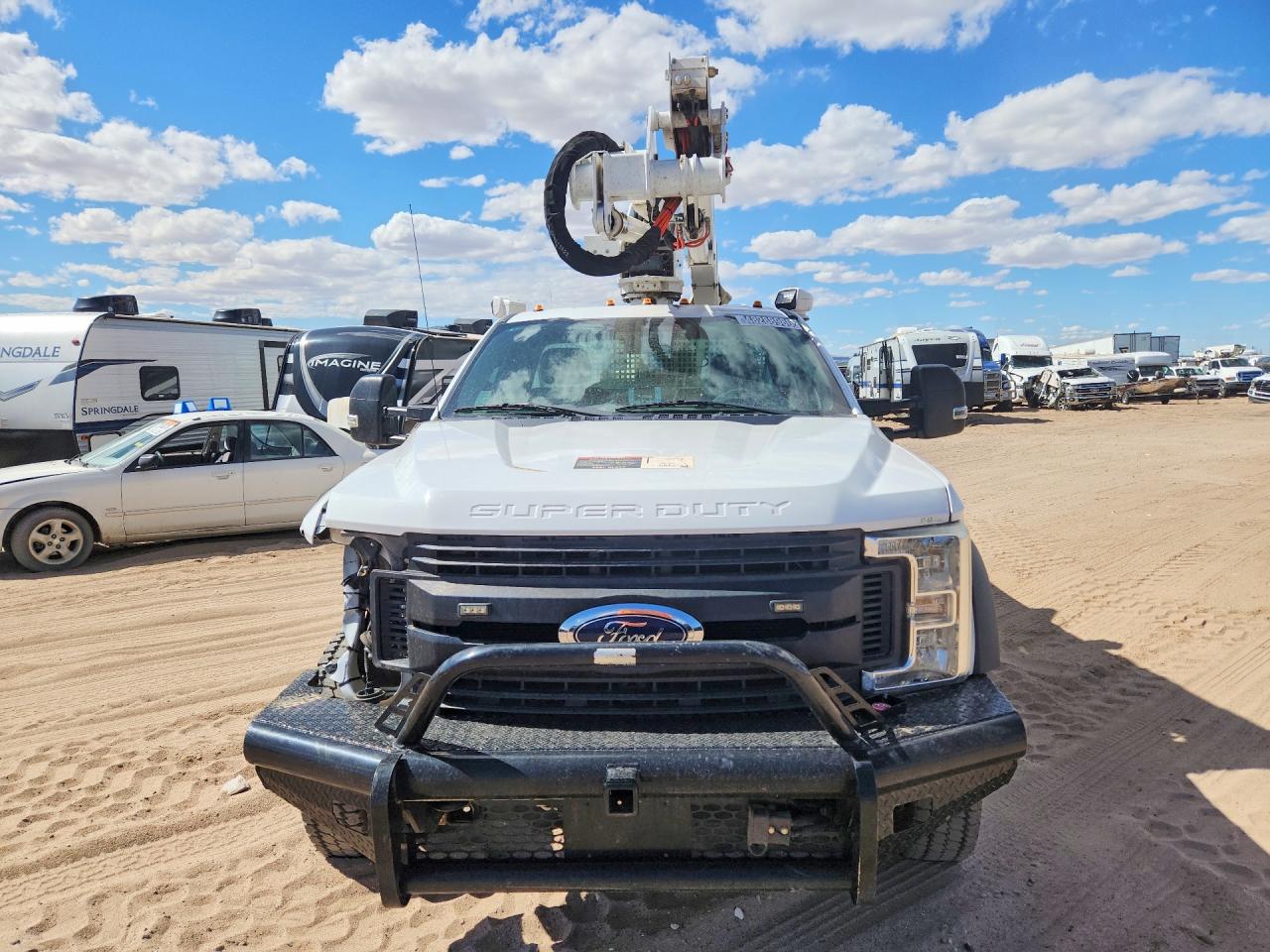 2018 Ford F550 VIN 1FDUF5HT2JDA04973 photo 5