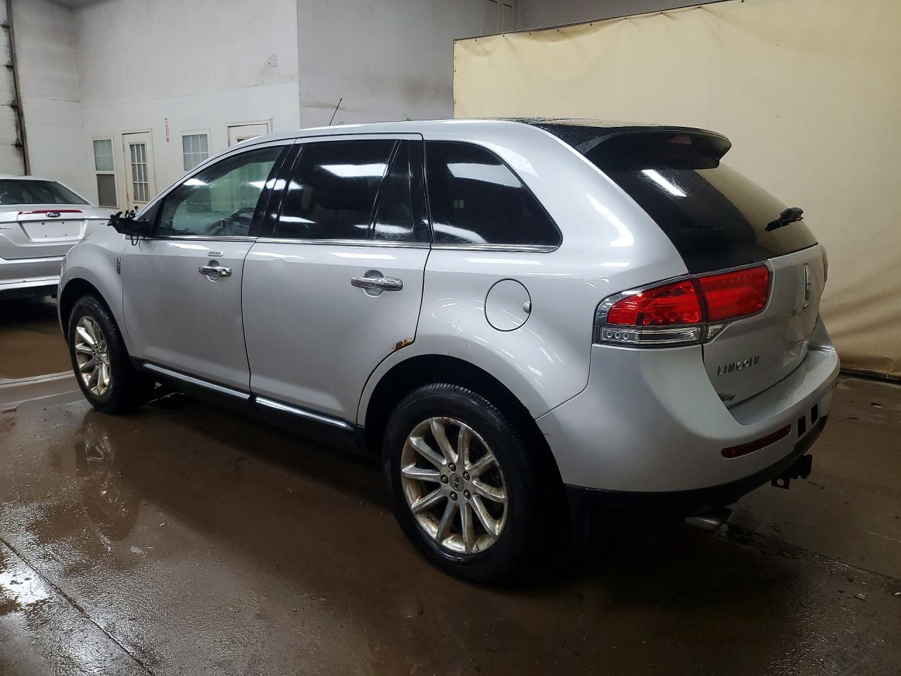 2013 Lincoln Mkx VIN 2LMDJ8JK6DBL17380 photo 2