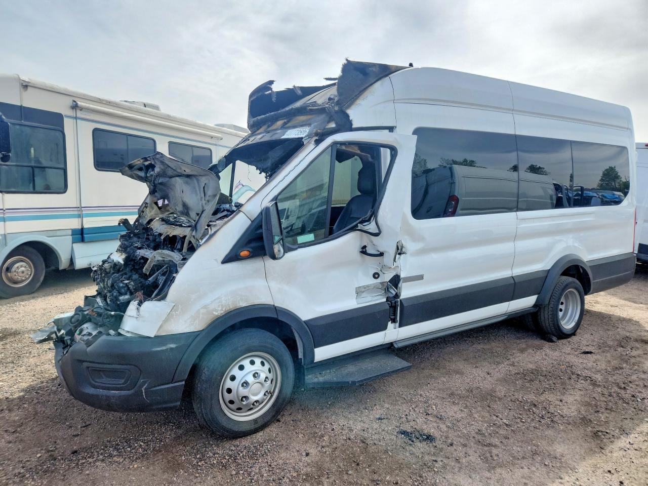 2024 Ford Transit VIN 1FBVU4X83RKB18210 photo 1