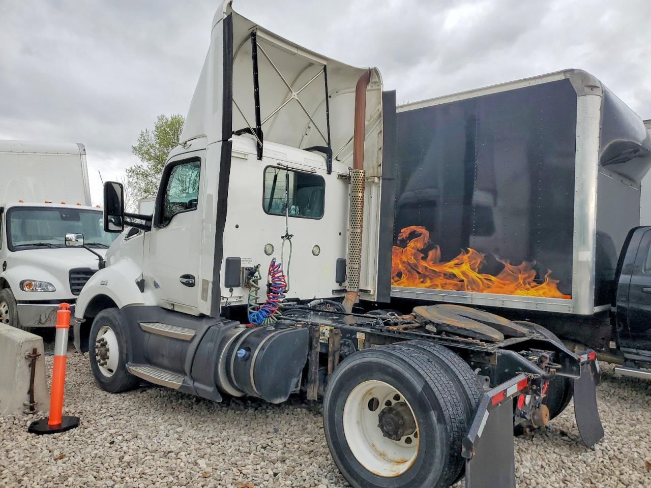 2016 KENWORTH All other VIN 1XKYA48X2GJ496307 photo 3