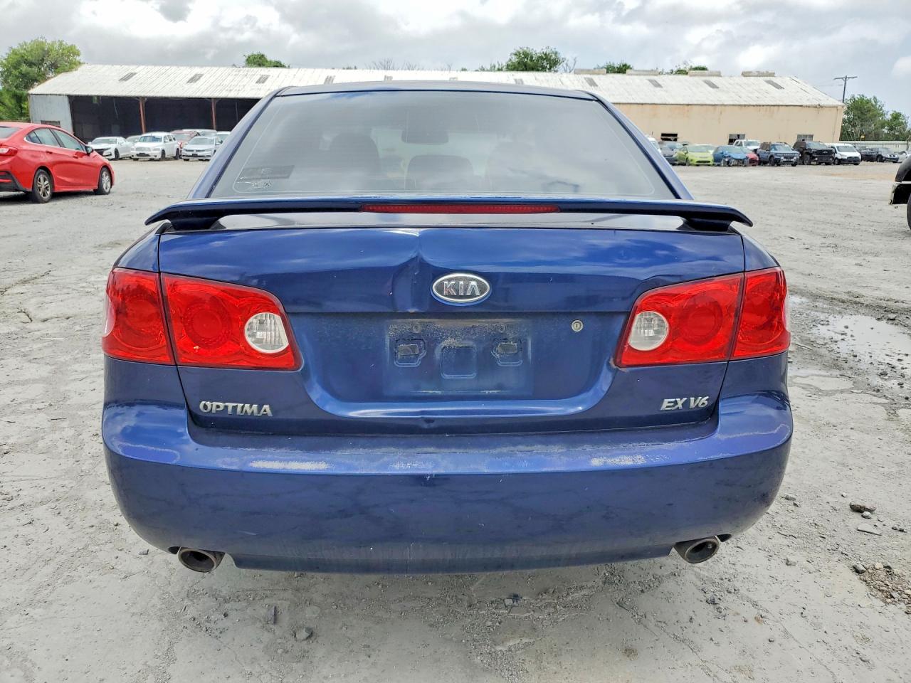 2007 Kia Optima VIN KNAGE124375126093 photo 6