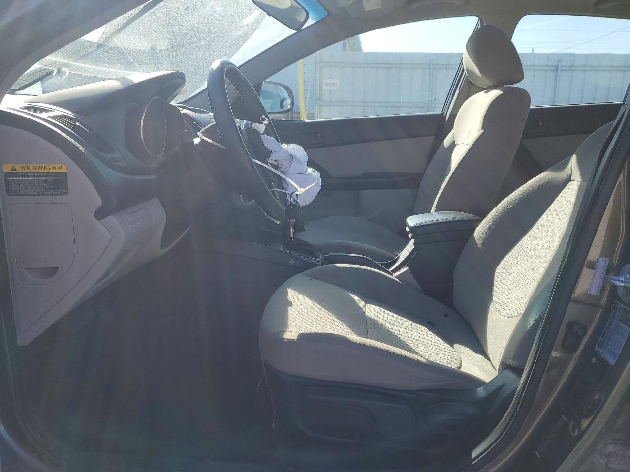 2012 Kia Forte VIN KNAFU5A23C5480504 photo 7